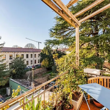 Franz House Apartman *